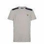 Camiseta de Manga Corta Lyle & Scott Sp1-Shoulder Branded Gris Beige Hombre